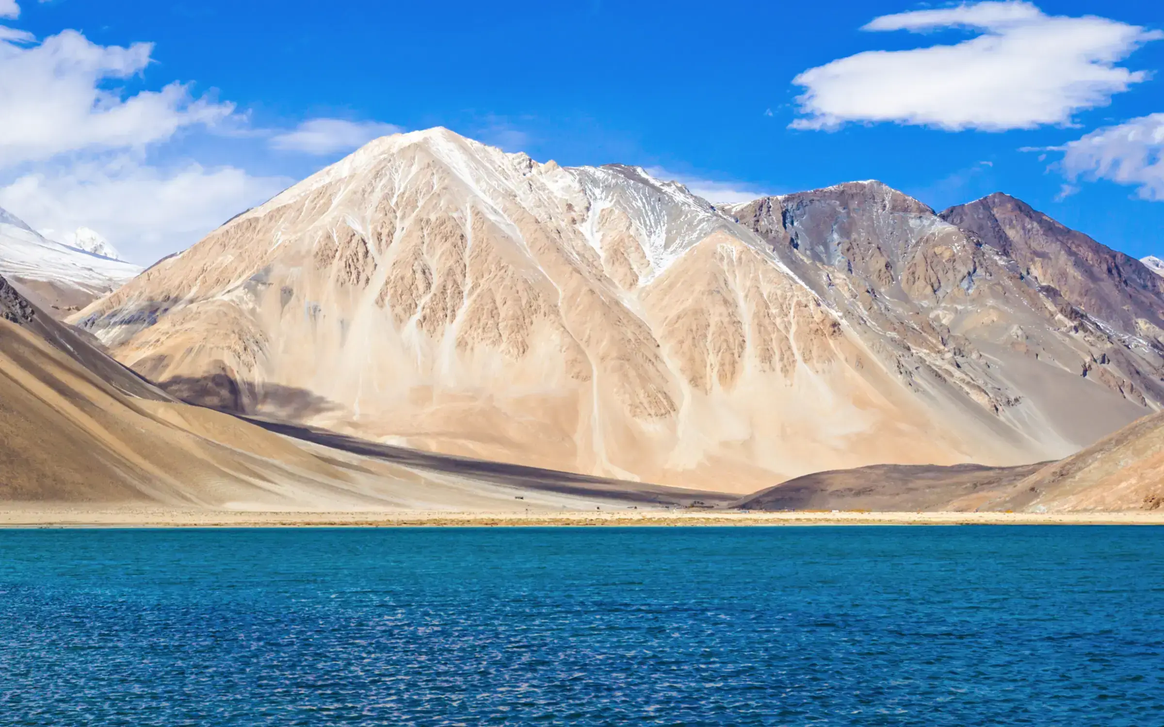 Leh–Ladakh: Pangong Lake and mountains
